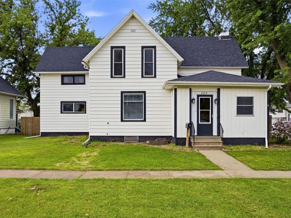 304 E Main Street , Marengo, IA 52301
