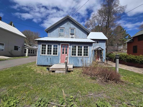 20904 E 2nd Street, Hancock, MI 49930