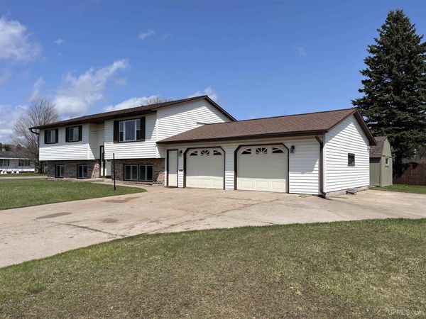 1640 Glenwood Lane, Ishpeming Twp, MI 49849