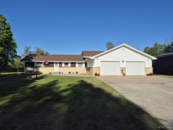 8888 LL Road, Nahma Twp, MI 49878