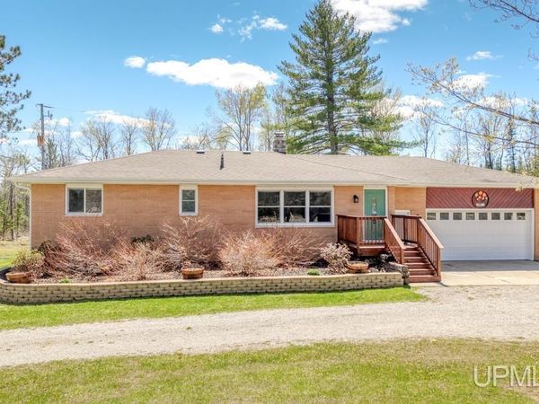 W5985 US2 Highway, Meyer Twp, MI 49847