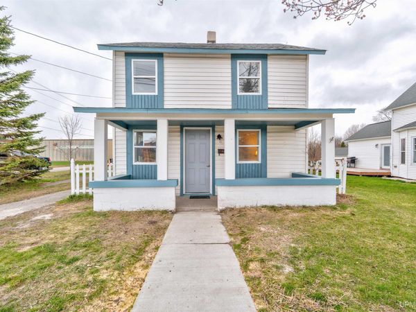 301 N Houghton Avenue, Manistique, MI 49854