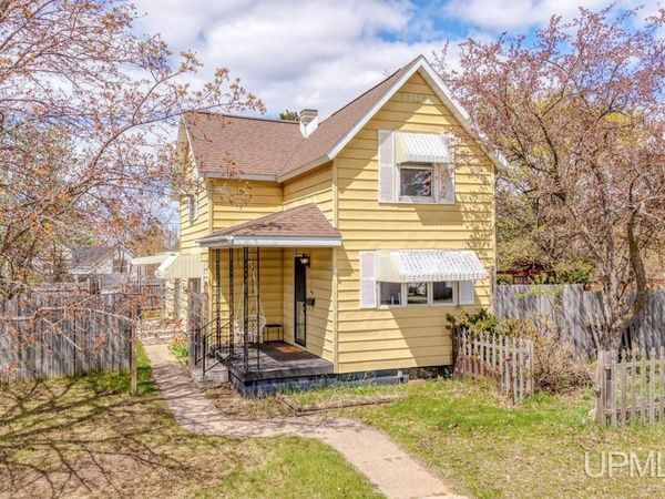 707 Walnut Street, Norway, MI 49870