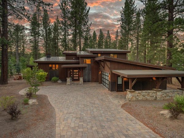 11090 Henness Road, Truckee, CA 96161