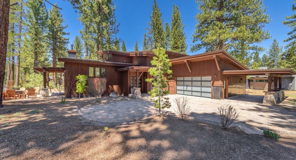 11090 Henness Road, Truckee, CA 96161 Photo