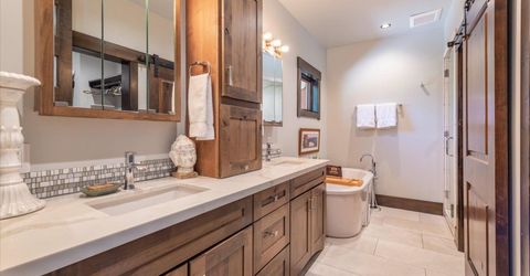 11090 Henness Road, Truckee, CA 96161 Photo