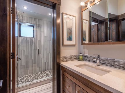 11090 Henness Road, Truckee, CA 96161 Photo
