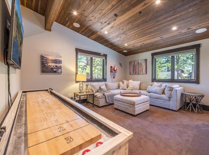 11090 Henness Road, Truckee, CA 96161 Photo