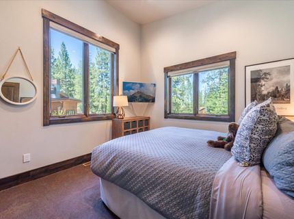 11090 Henness Road, Truckee, CA 96161 Photo