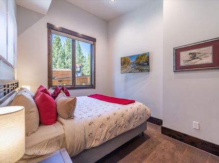 11090 Henness Road, Truckee, CA 96161 Photo