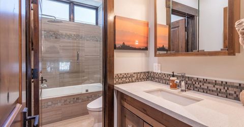 11090 Henness Road, Truckee, CA 96161 Photo