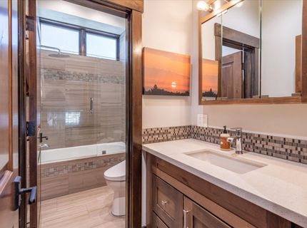 11090 Henness Road, Truckee, CA 96161 Photo