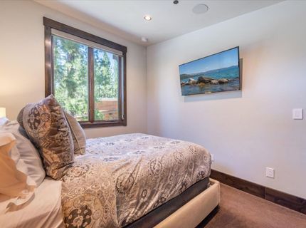 11090 Henness Road, Truckee, CA 96161 Photo