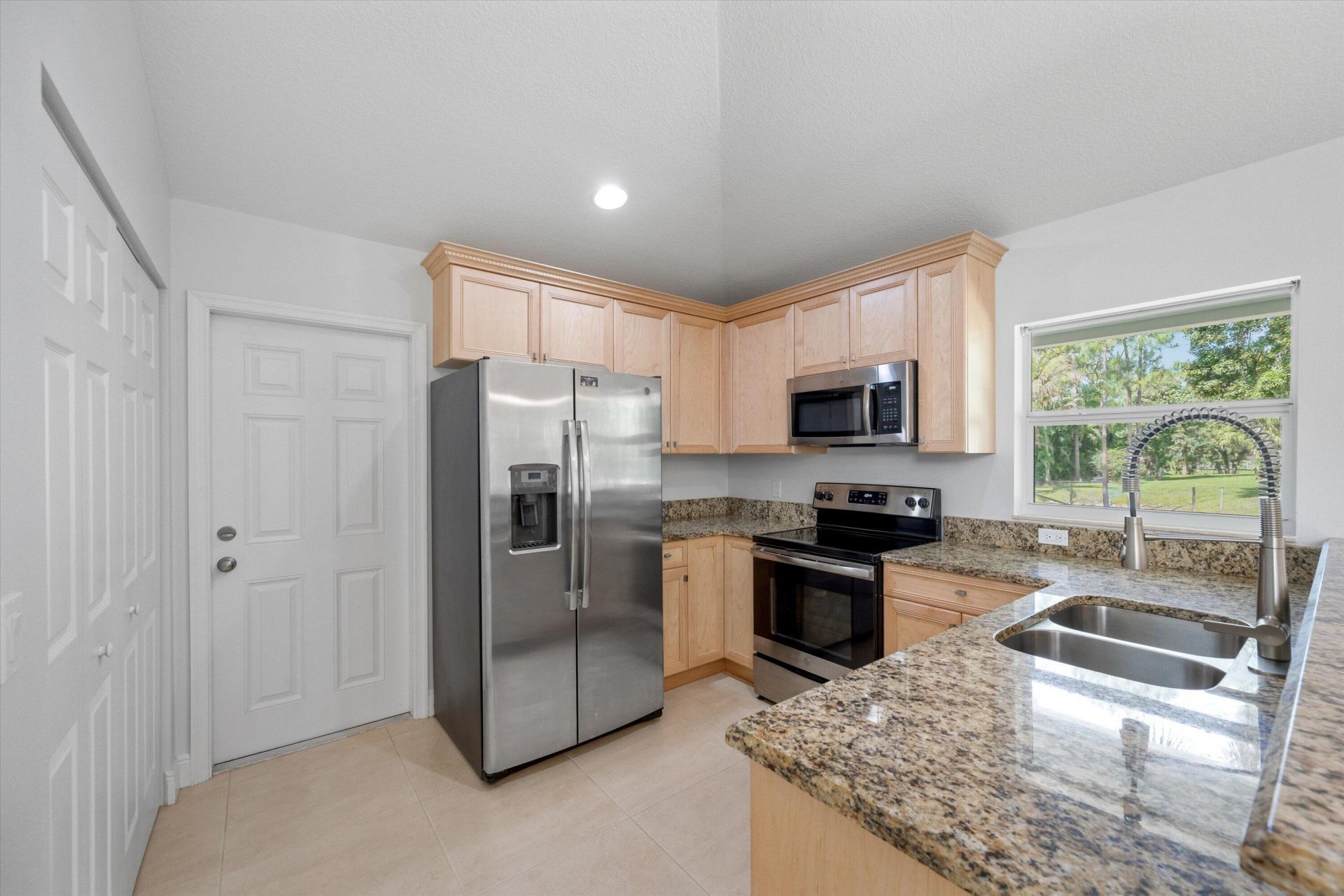 17038 N 61st Pl Place N, The Acreage, FL 33470 Photo