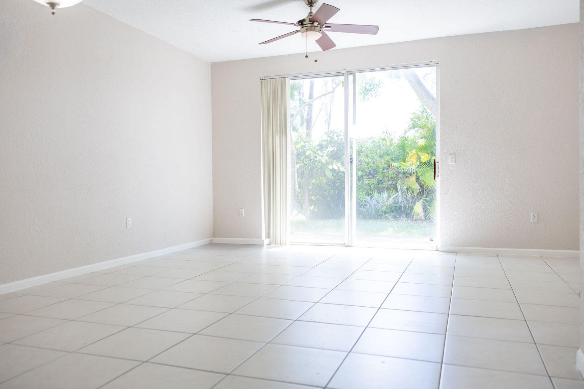 8250 Prestige Commons Drive W, Tamarac, FL 33321 Photo