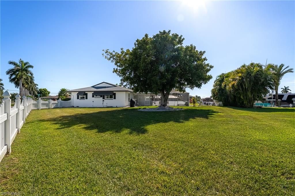 2025 SE 39th St , Cape Coral, FL 33904 Photo