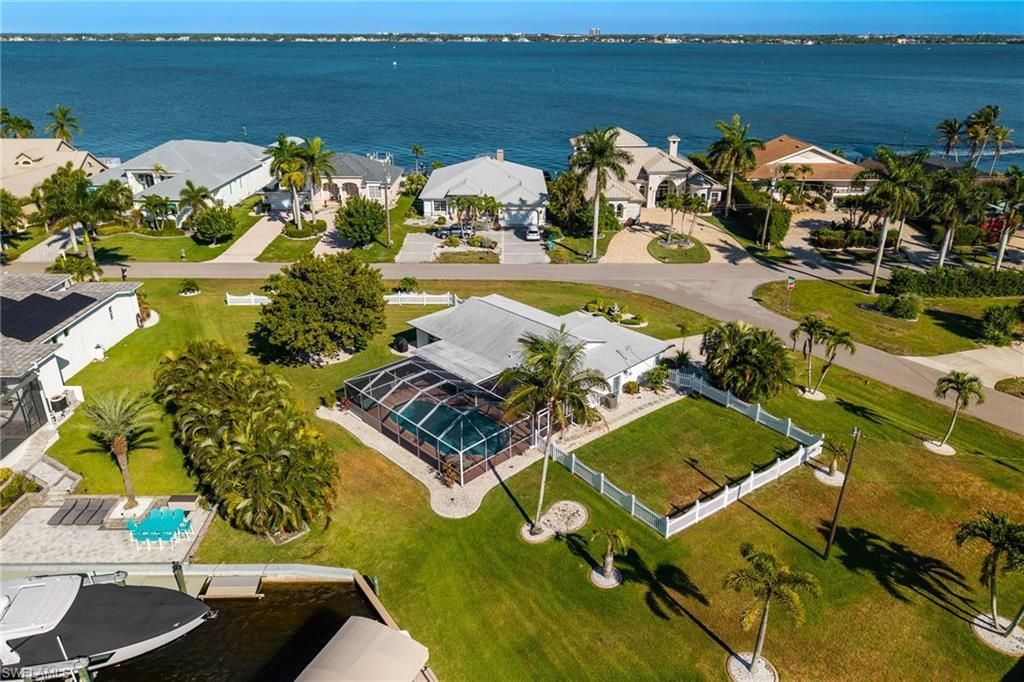 2025 SE 39th St , Cape Coral, FL 33904 Photo