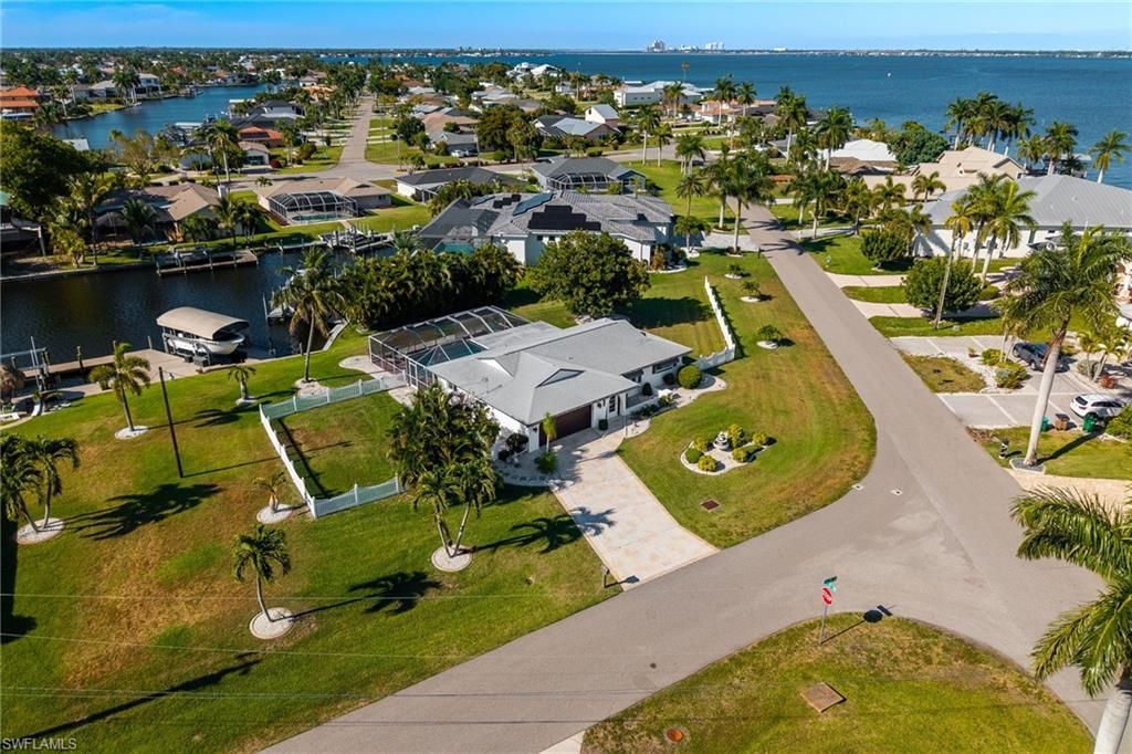 2025 SE 39th St , Cape Coral, FL 33904 Photo
