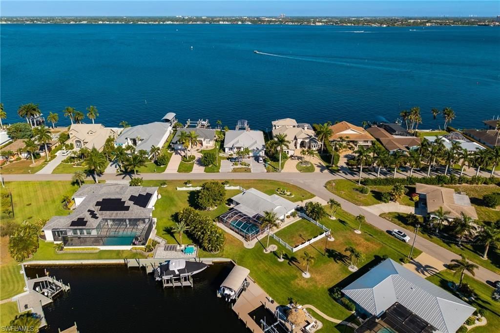2025 SE 39th St , Cape Coral, FL 33904 Photo
