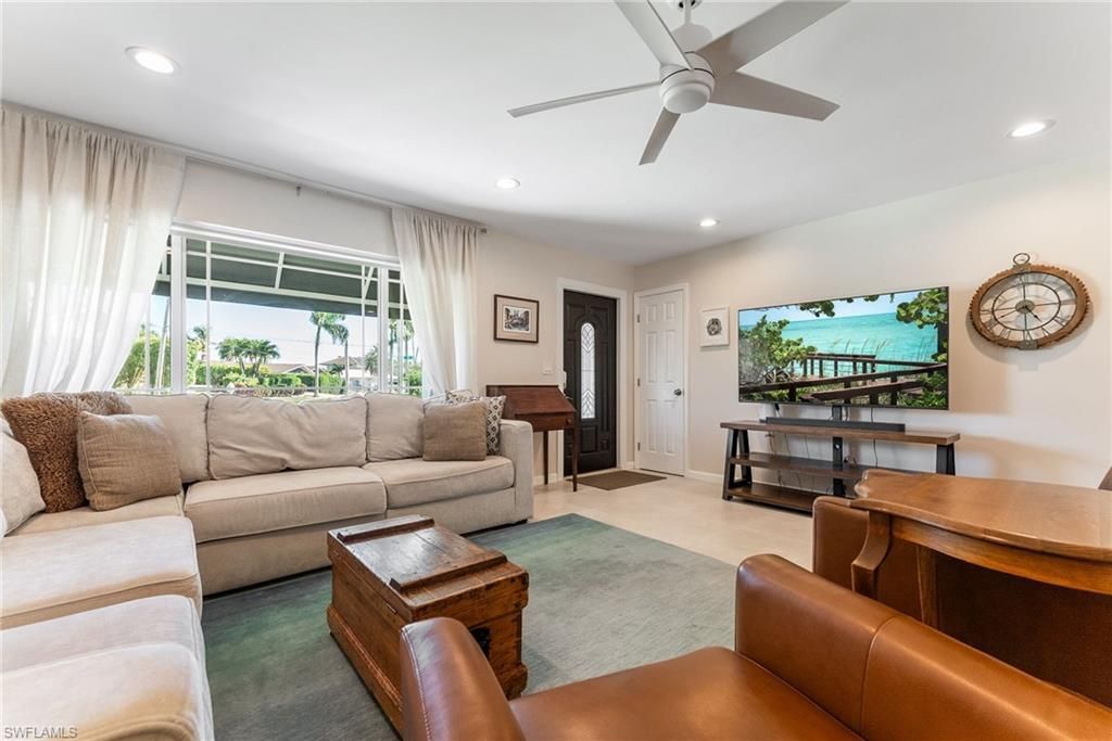 2025 SE 39th St , Cape Coral, FL 33904 Photo