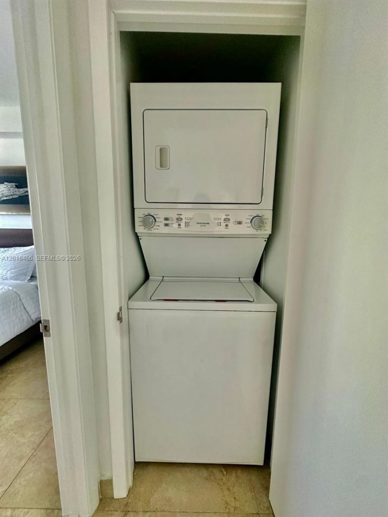 185 SE 14th Ter , Unit 1905, Miami, FL 33131 Photo