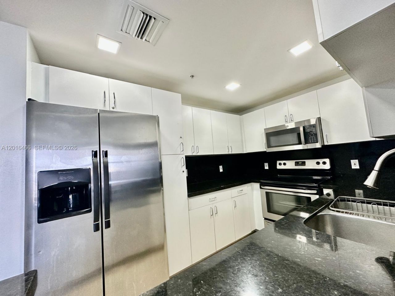 185 SE 14th Ter, Unit 1905, Miami, FL 33131 Photo