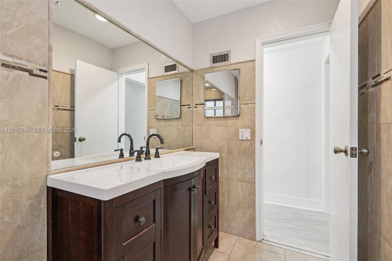 3842 Jasmine Avenue , Miramar, FL 33023 Photo