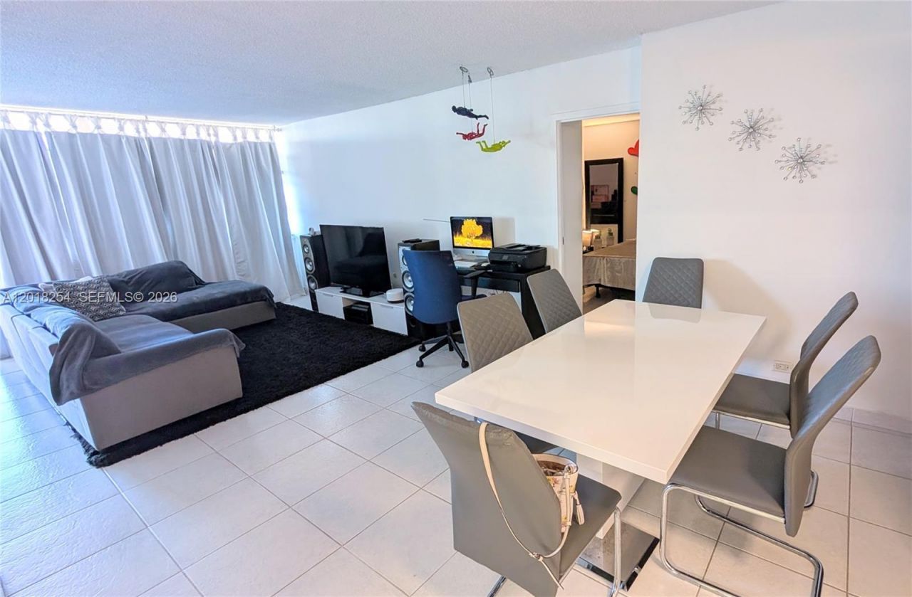 250 174th St, Unit 2311, Sunny Isles Beach, FL 33160 Photo