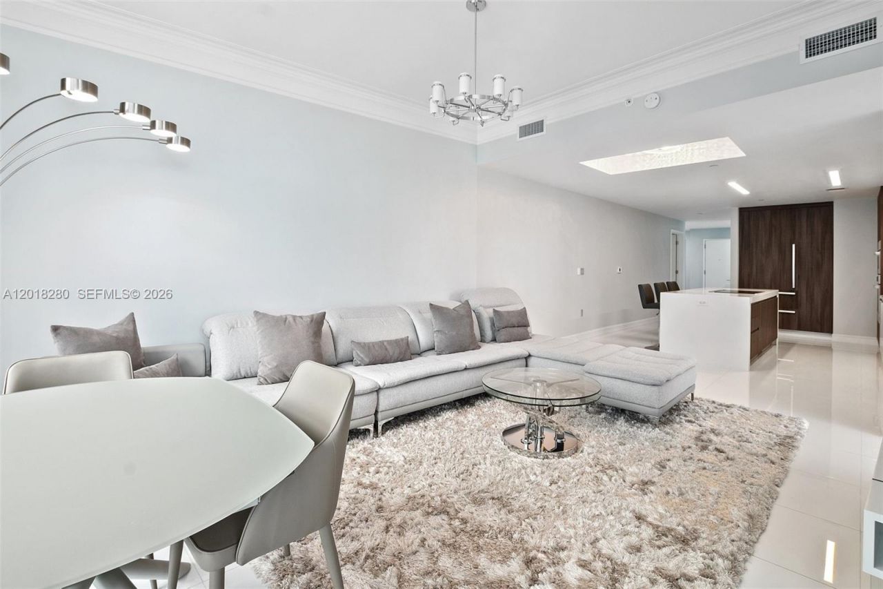 851 NE 1st Ave , Unit 3111, Miami, FL 33132 Photo