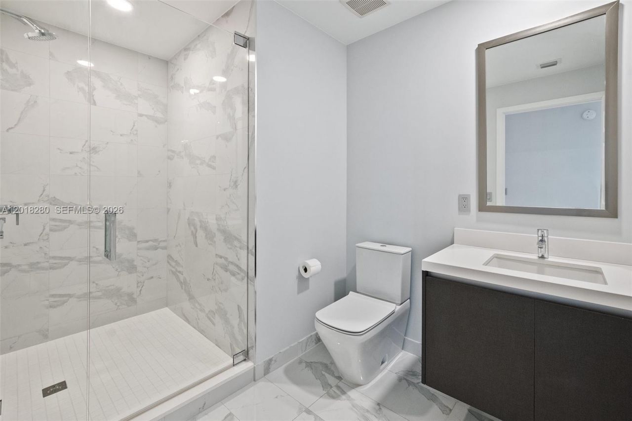 851 NE 1st Ave , Unit 3111, Miami, FL 33132 Photo