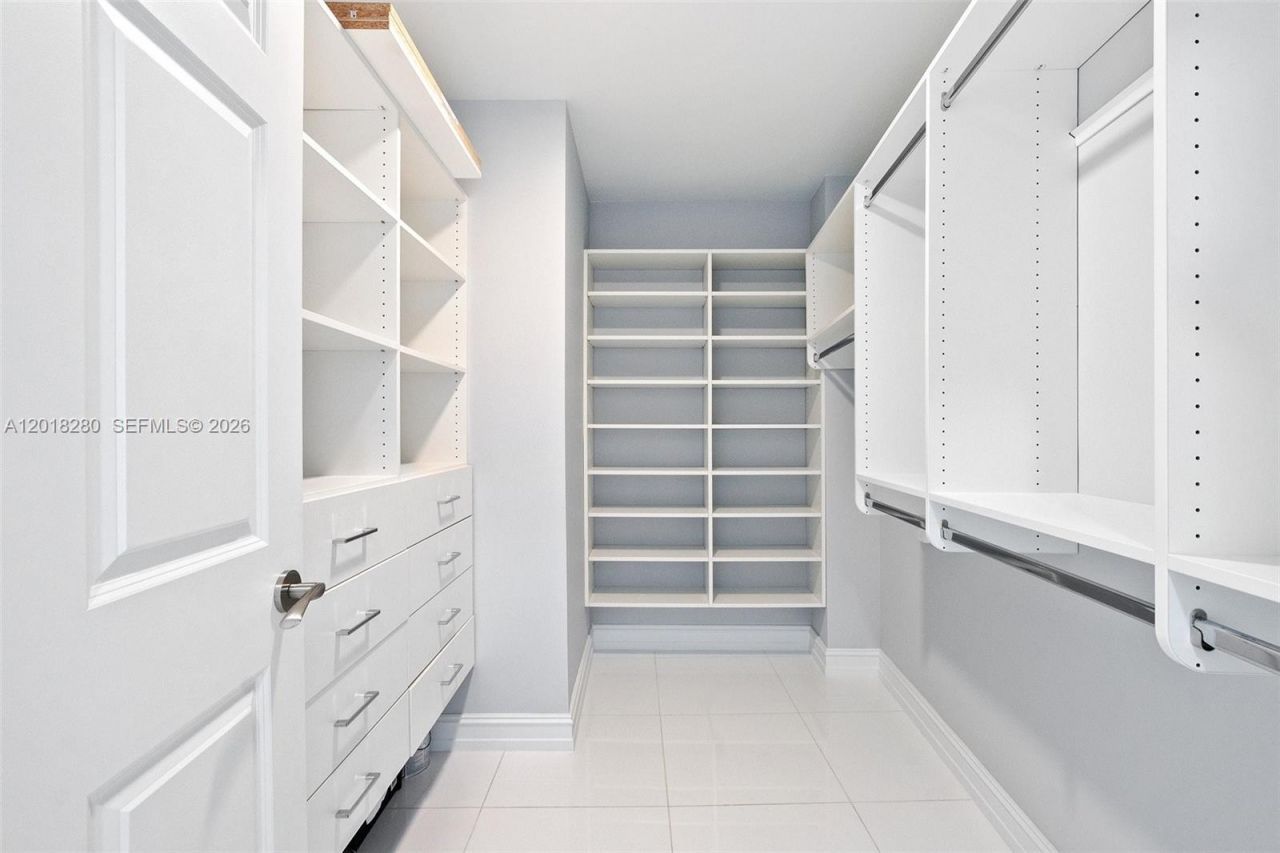 851 NE 1st Ave , Unit 3111, Miami, FL 33132 Photo