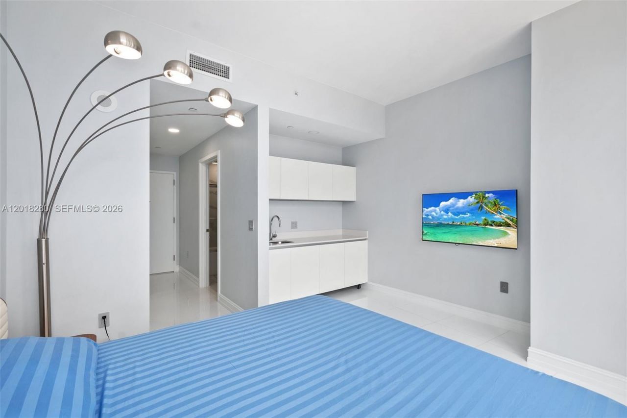 851 NE 1st Ave , Unit 3111, Miami, FL 33132 Photo