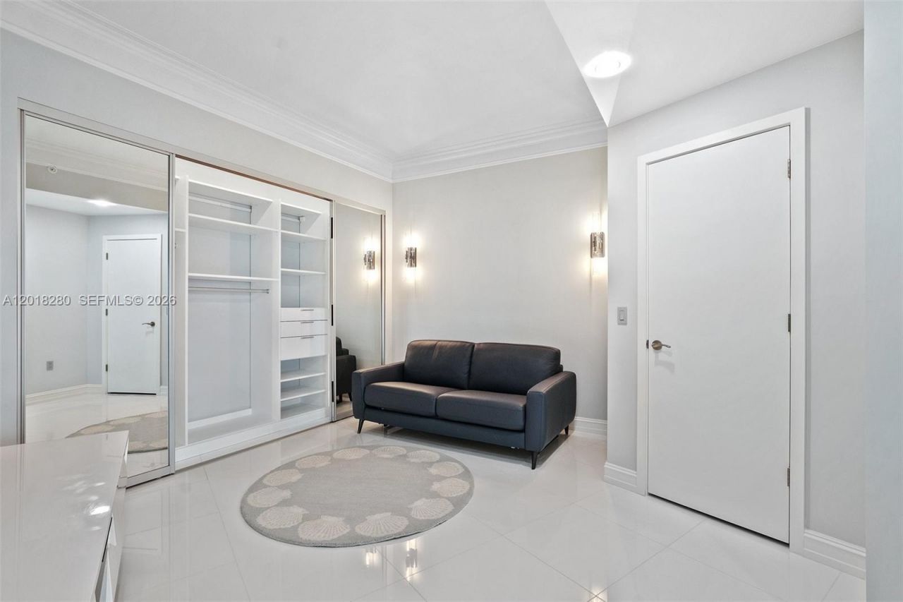 851 NE 1st Ave , Unit 3111, Miami, FL 33132 Photo