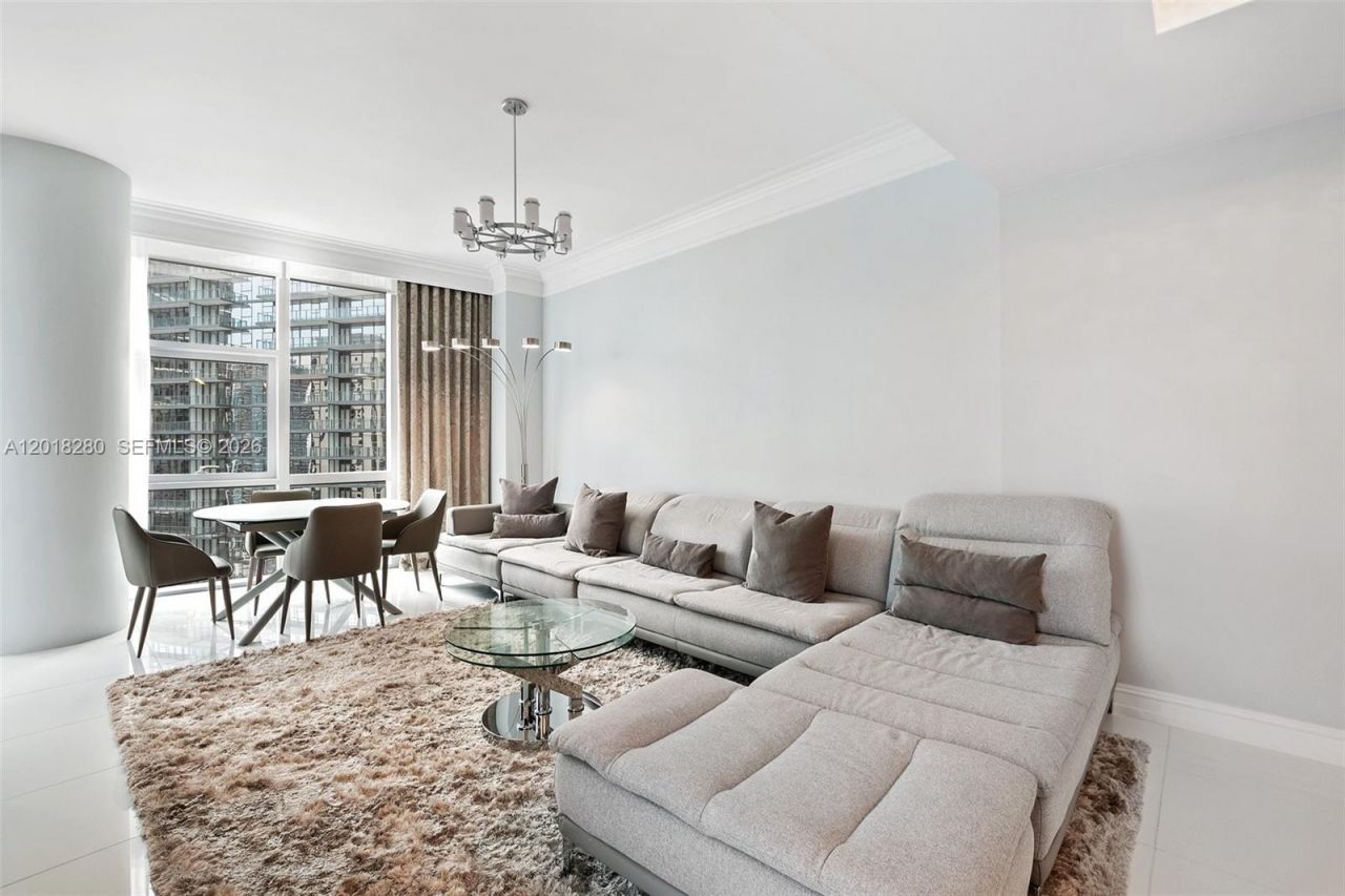 851 NE 1st Ave , Unit 3111, Miami, FL 33132 Photo