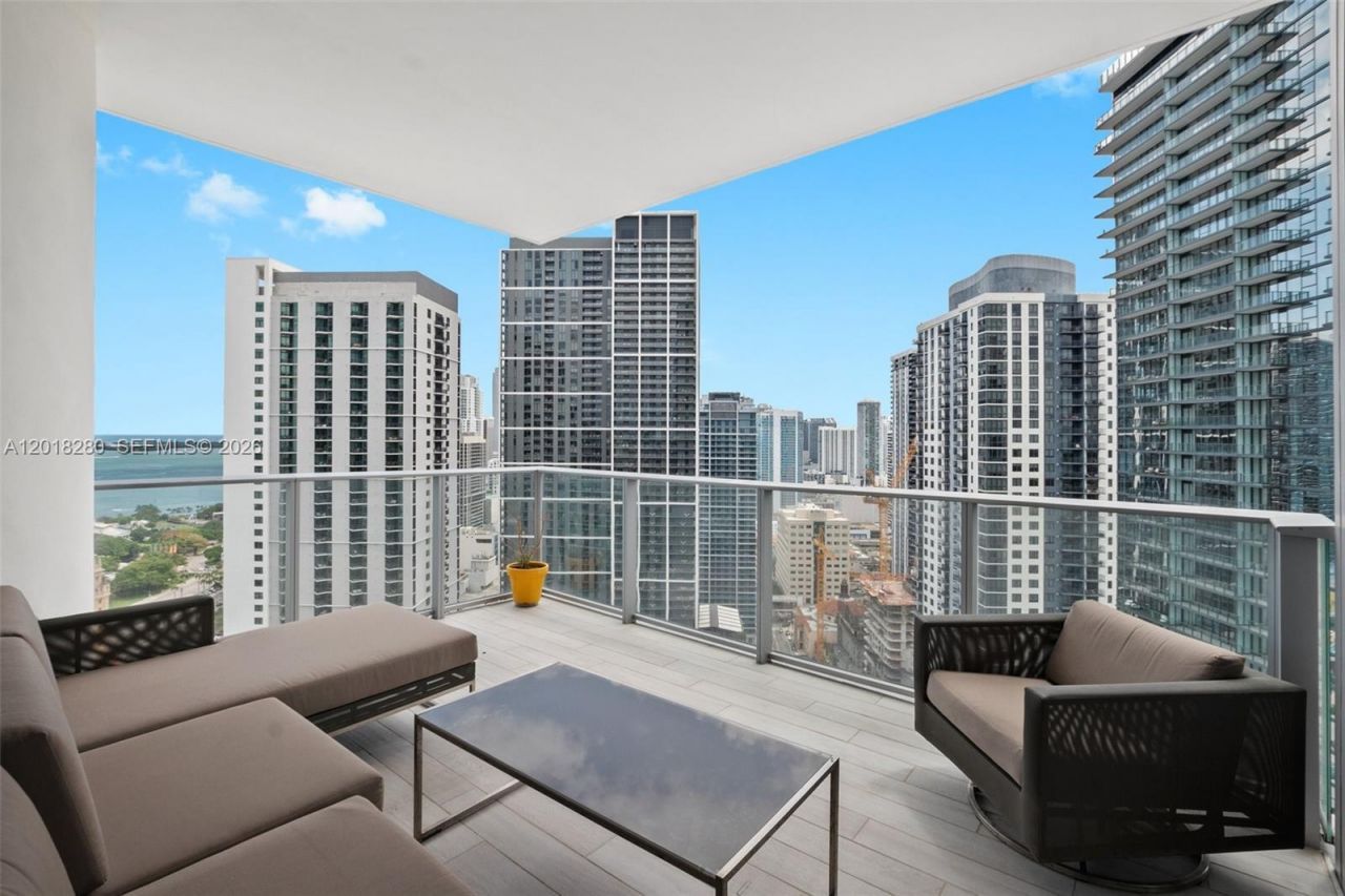 851 NE 1st Ave , Unit 3111, Miami, FL 33132 Photo