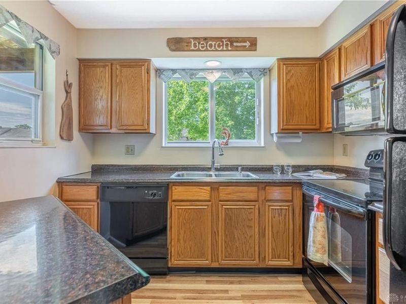 500 Waterfront Place, Washington Township, OH 45458 Photo 9