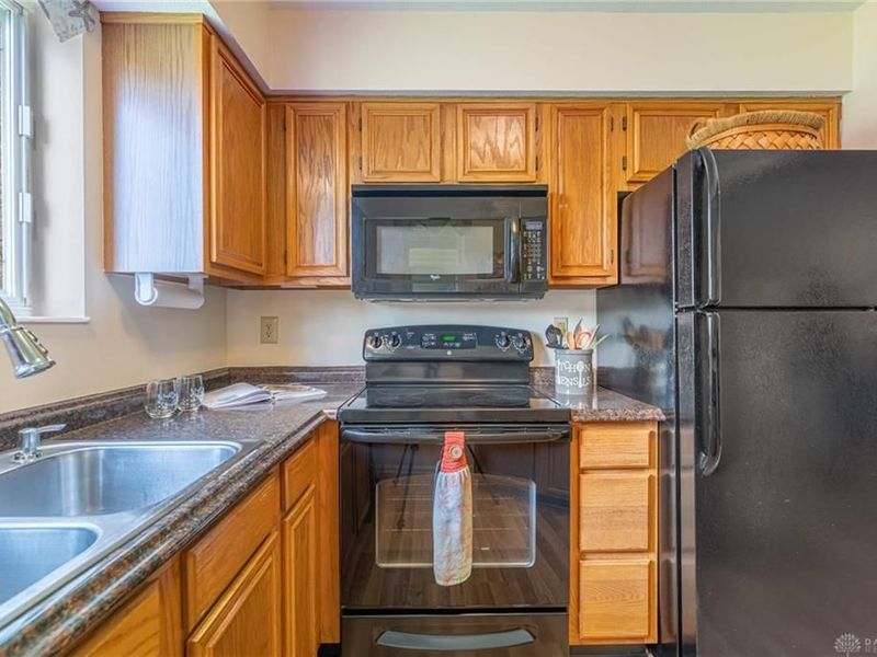 500 Waterfront Place, Washington Township, OH 45458 Photo 9