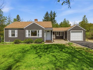 6164 Ward Road, Orchard Park, NY 14127