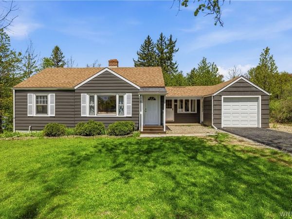 6164 Ward Road , Orchard Park, NY 14127