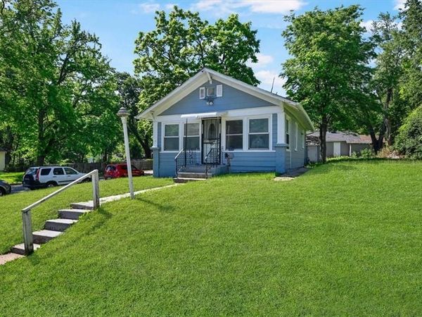 2917 E 61st Street, Kansas City, MO 64130
