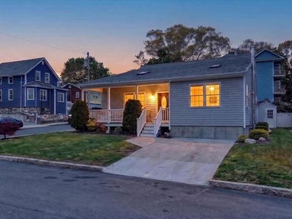 8 Alsop St, Fall River, MA 02723