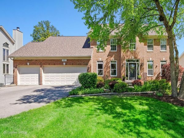 832 Bemis Road , Glen Ellyn, IL 60137