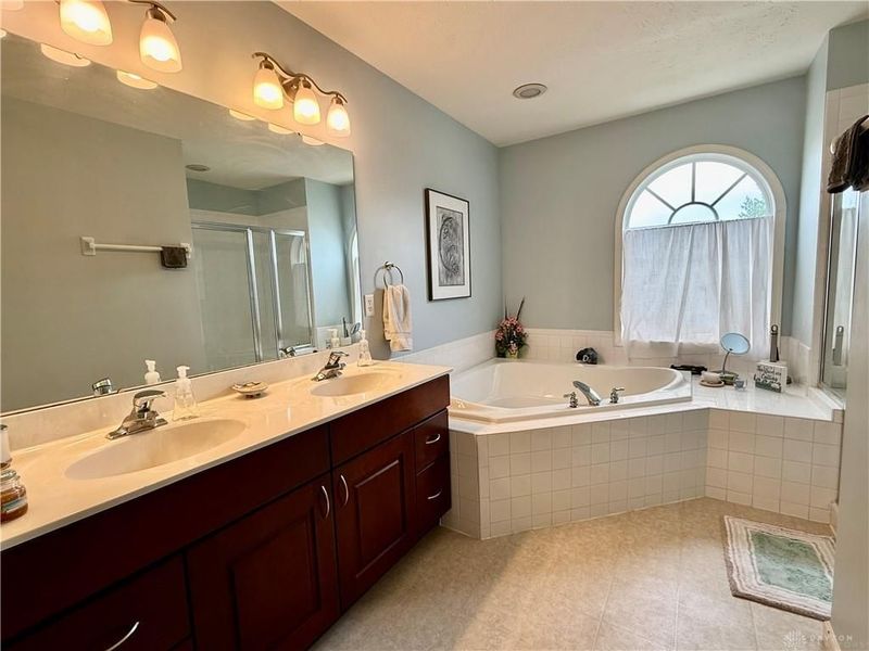 2570 King Arthur Way, Beavercreek, OH 45431 Photo 16