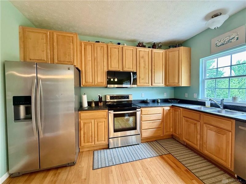 2570 King Arthur Way, Beavercreek, OH 45431 Photo 8