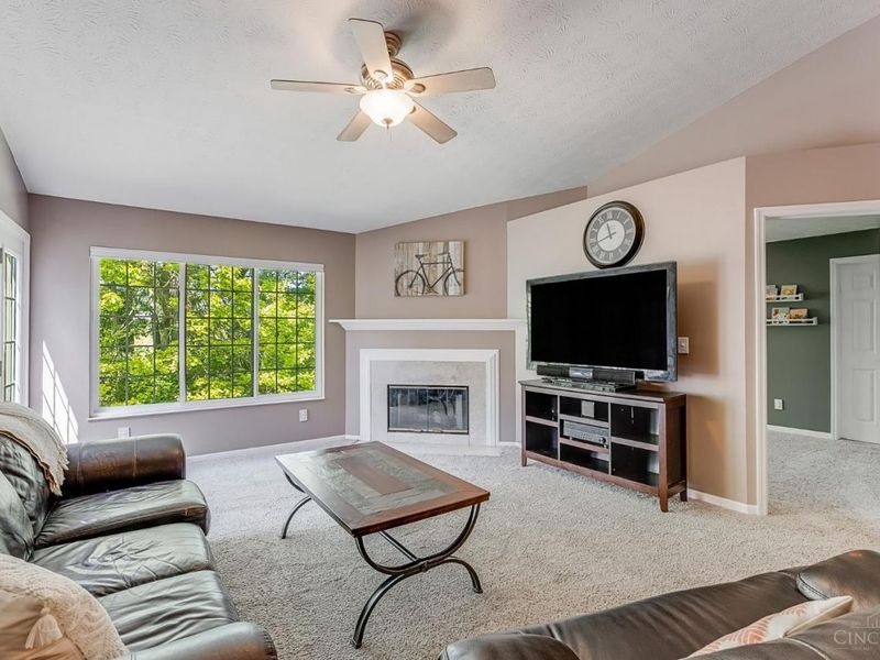 9821 Regatta Drive, Unit 303, Cincinnati, OH 45252 Photo 11