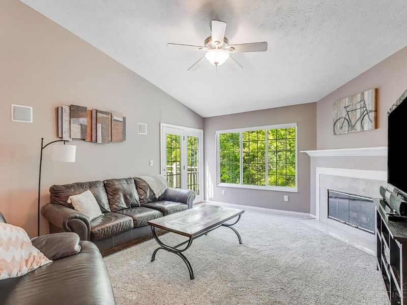 9821 Regatta Drive, Unit 303, Cincinnati, OH 45252 Photo 12