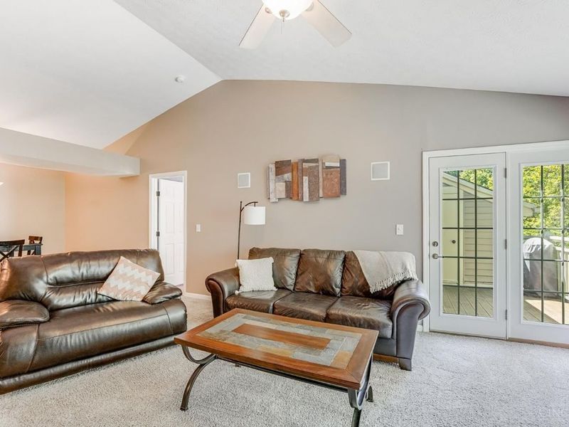 9821 Regatta Drive, Unit 303, Cincinnati, OH 45252 Photo 13