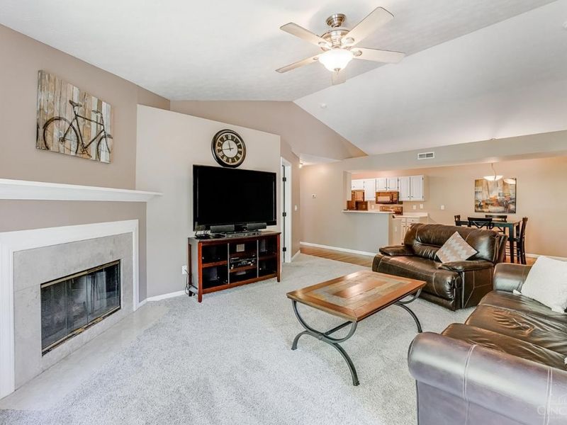 9821 Regatta Drive, Unit 303, Cincinnati, OH 45252 Photo 14
