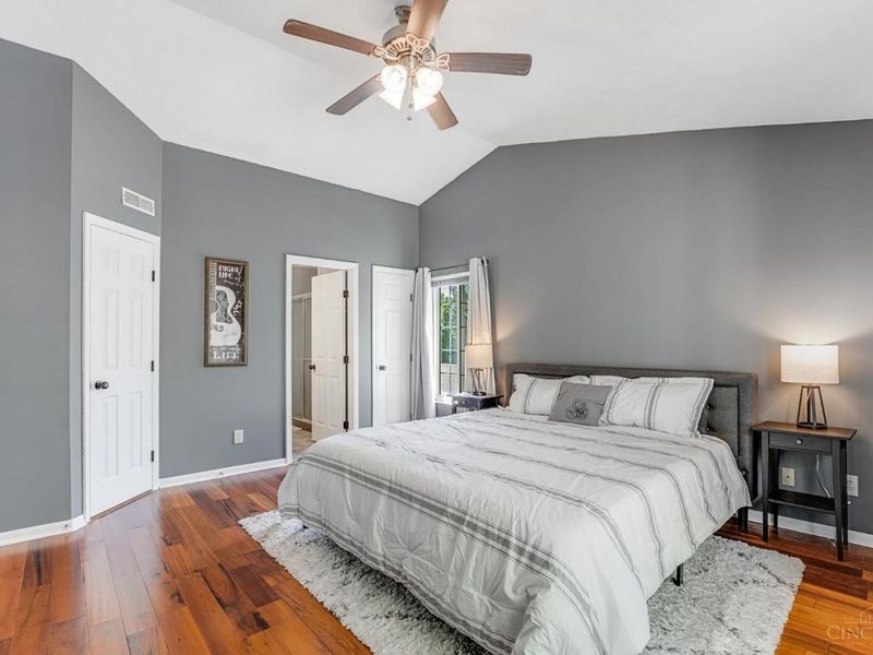 9821 Regatta Drive, Unit 303, Cincinnati, OH 45252 Photo 16