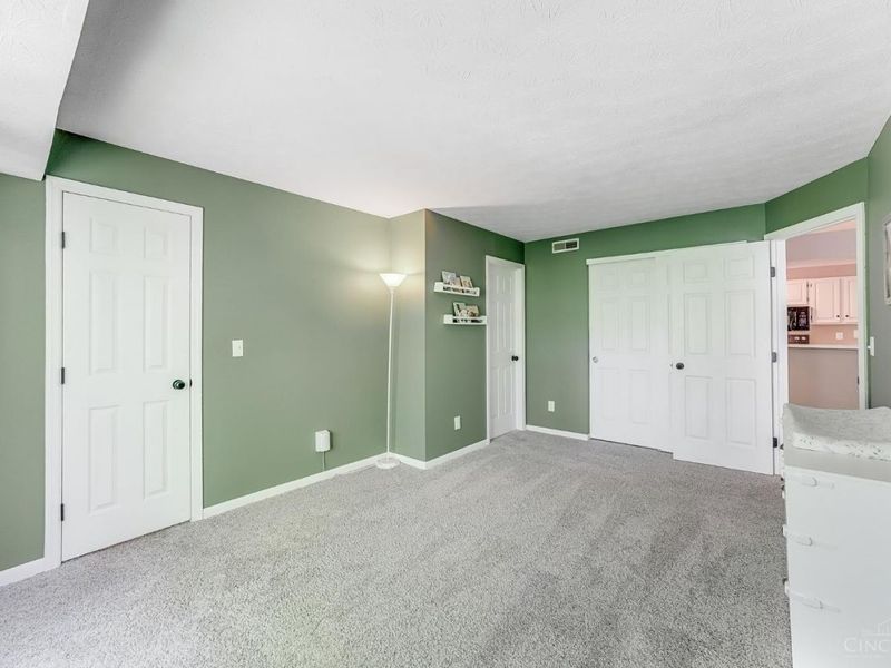 9821 Regatta Drive, Unit 303, Cincinnati, OH 45252 Photo 21